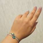 دستبند مهره آبی