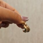 گوشواره میخی و حلقه ای طلایی